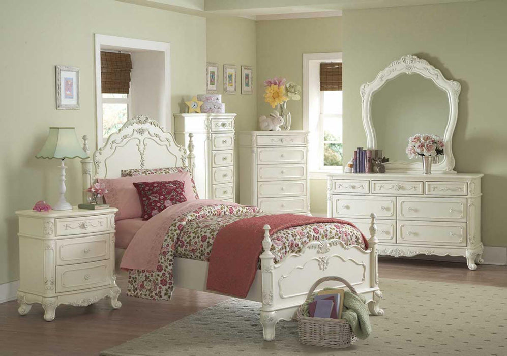 Cinderella Full Poster Bed in Antique White 1386FNW-1